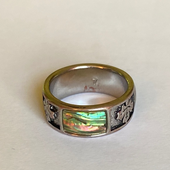 Silver Ring with Iridescent Inlay - Picture 7 of 8